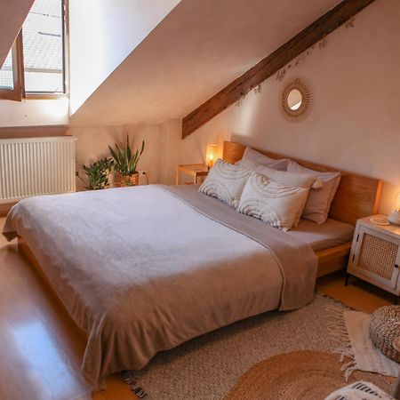 Cozy Apartment In The Heart Of The Historic City Братислава Екстер'єр фото