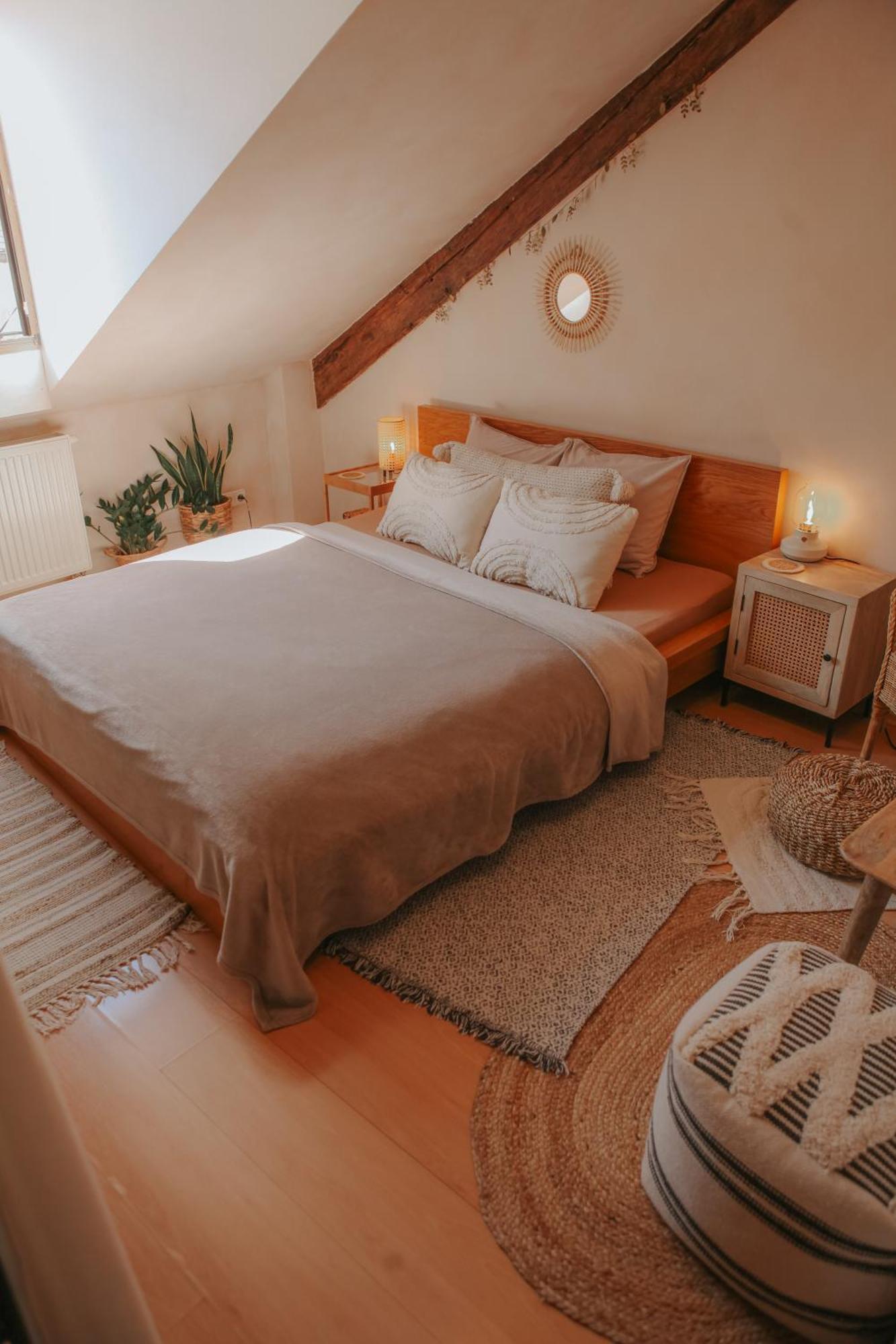 Cozy Apartment In The Heart Of The Historic City Братислава Екстер'єр фото
