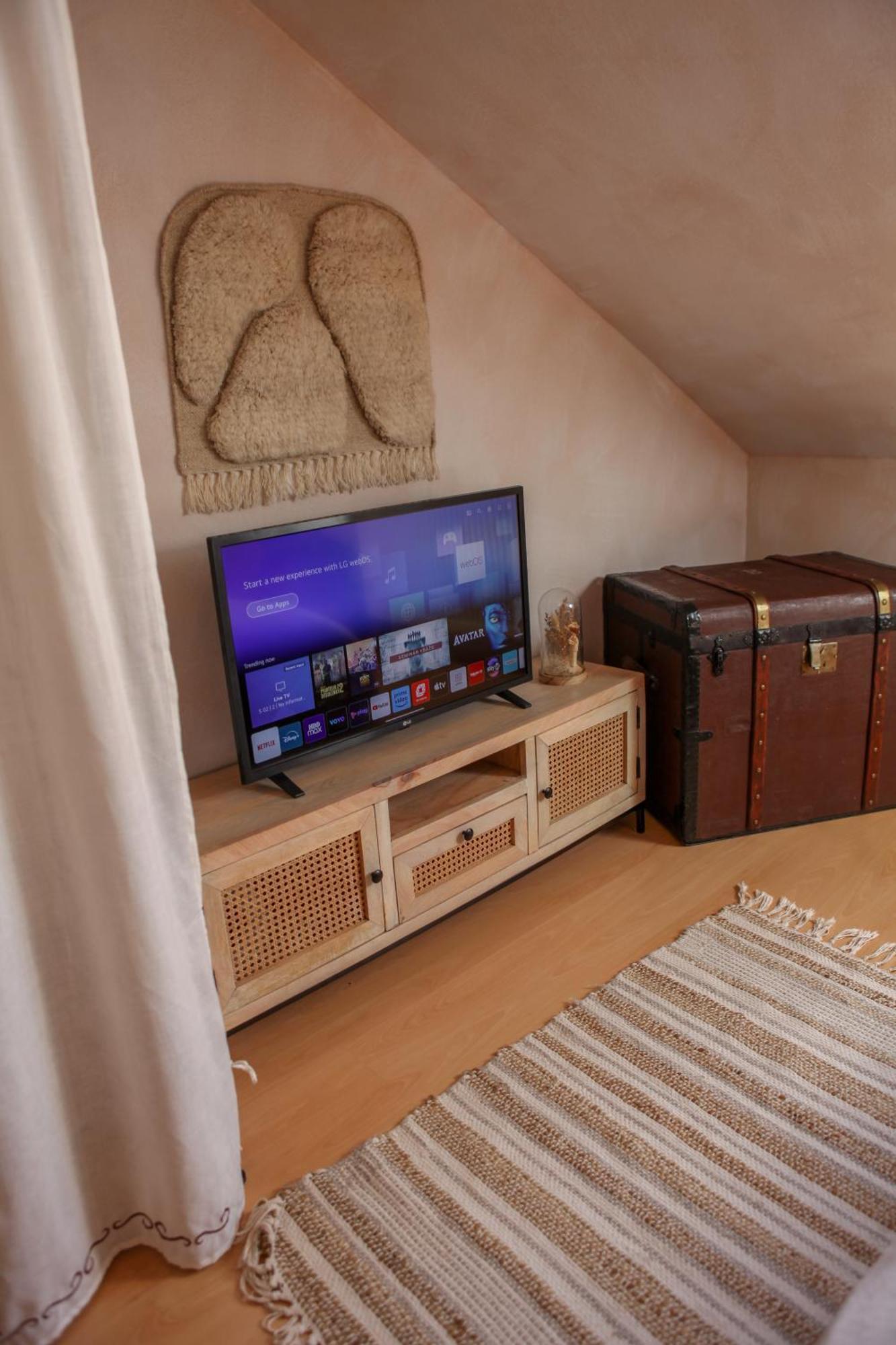 Cozy Apartment In The Heart Of The Historic City Братислава Екстер'єр фото